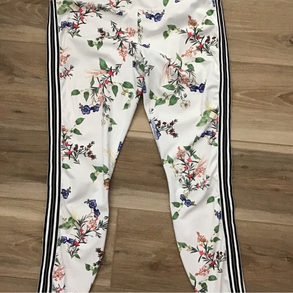 Athleta Contender Floral Blossom Leggings M - Picture 2 of 11